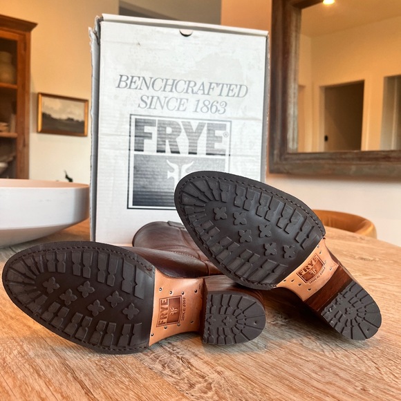 Frye Deborah Lug Tall Boot - Picture 4 of 8